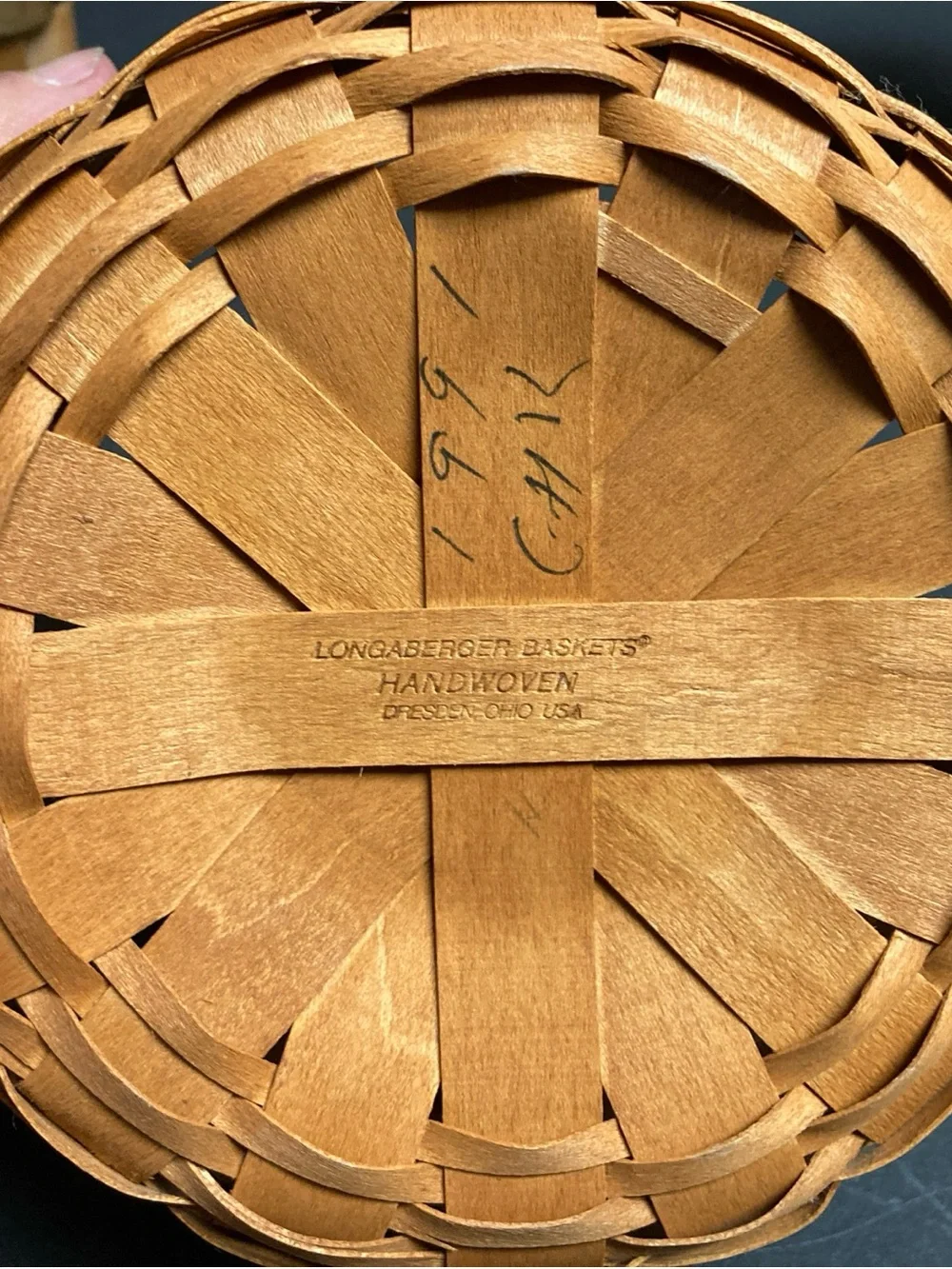 Bundle of six decorative baskets, Longaberger country woven candle